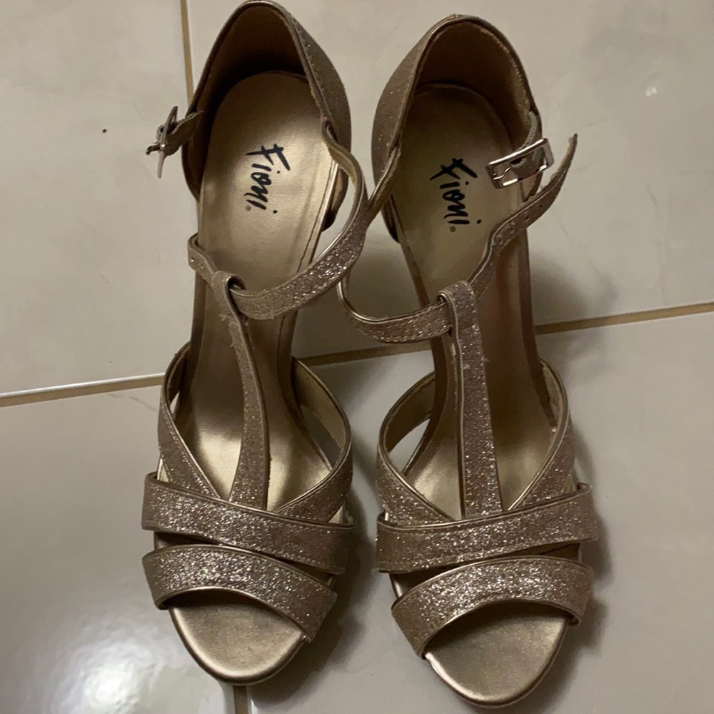 Fioni platform glitter heels